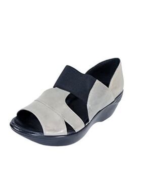 Everybody Women's Angela Sandals